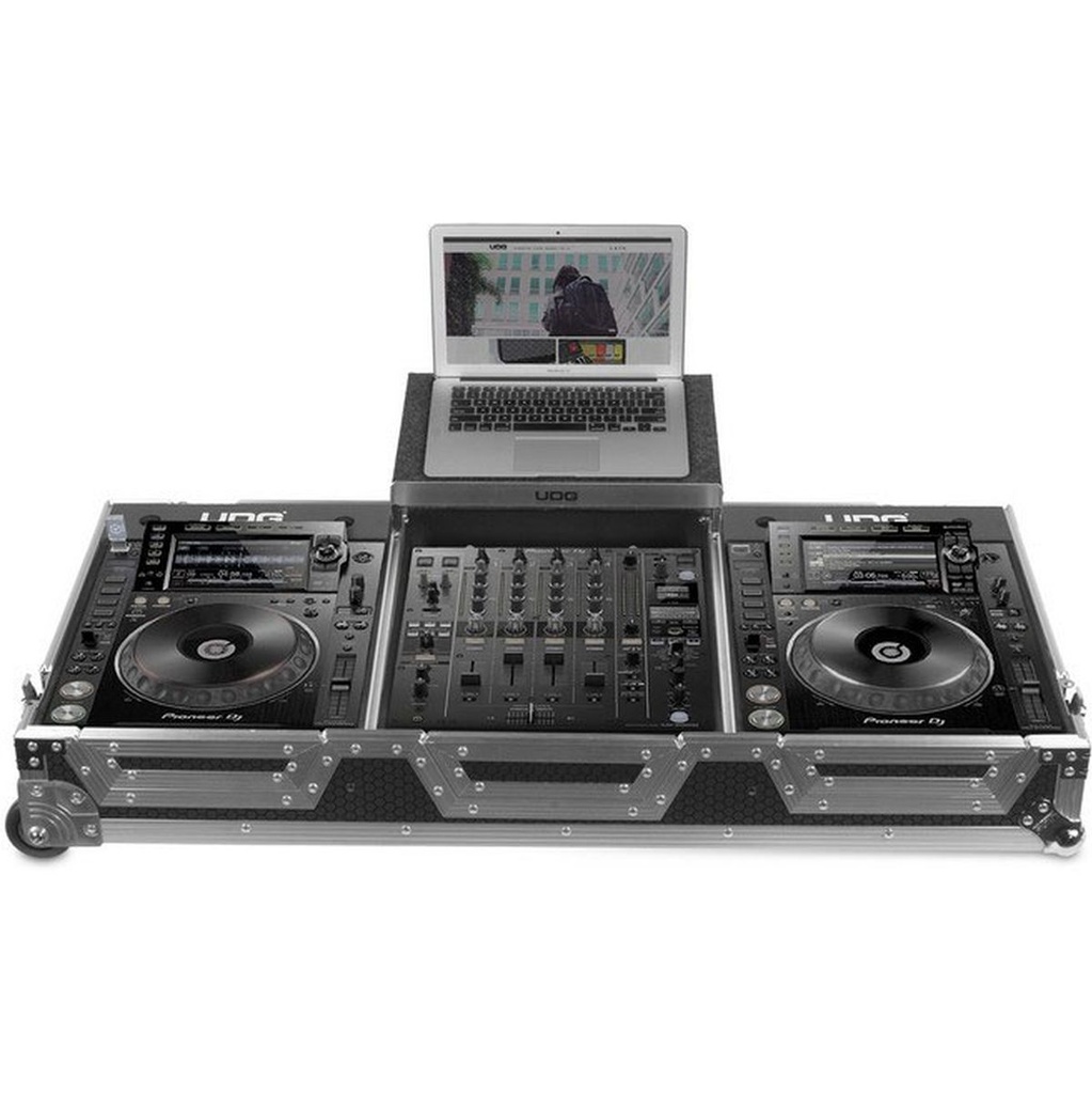 UDG Ultimate Flight Case Set CDJ 2000/900 Nexus II Slv Plus Laptop Shelf+Wheels