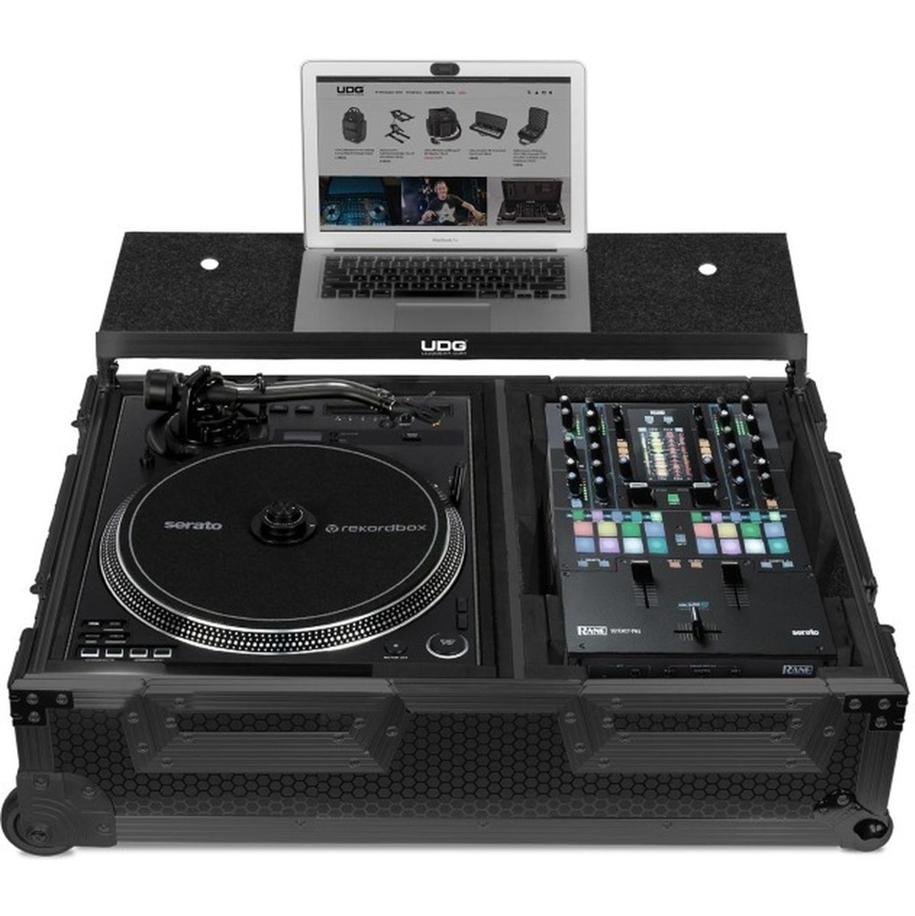 UDG Ultimate Flight Case Scratch