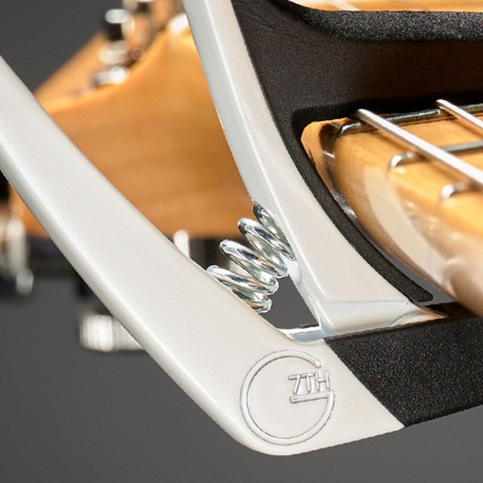 G7th Nashville 6 String Wit Capo 